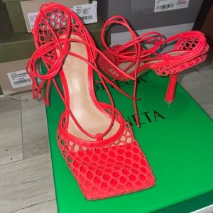 Bottega Veneta stretch web sandal in color “tomato” size 36
